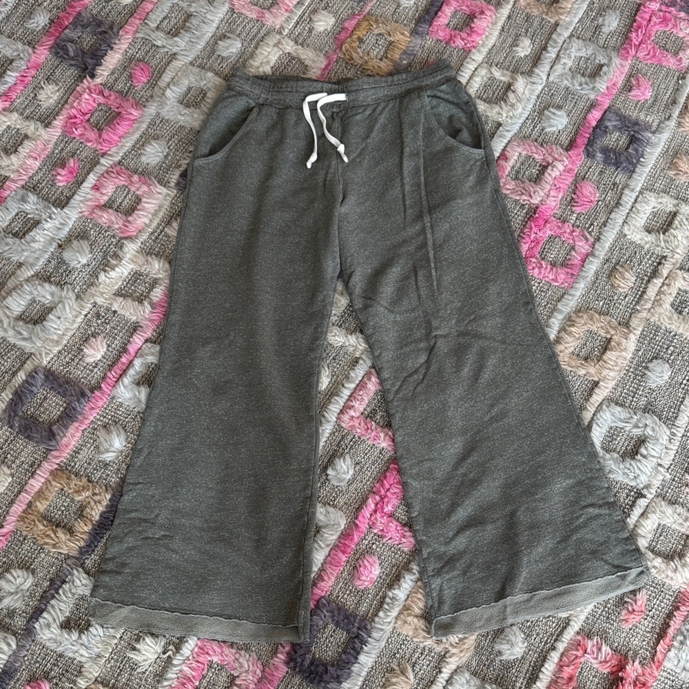 Sundry Size 1 Green Pants